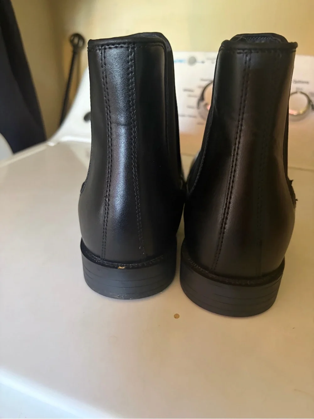 Dockers Men's Black Leather Chukka Chelsea Boots